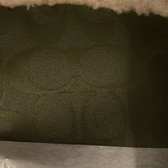 NIB Coach Signature Snow Boots in green size 11 - Picture 2 of 2